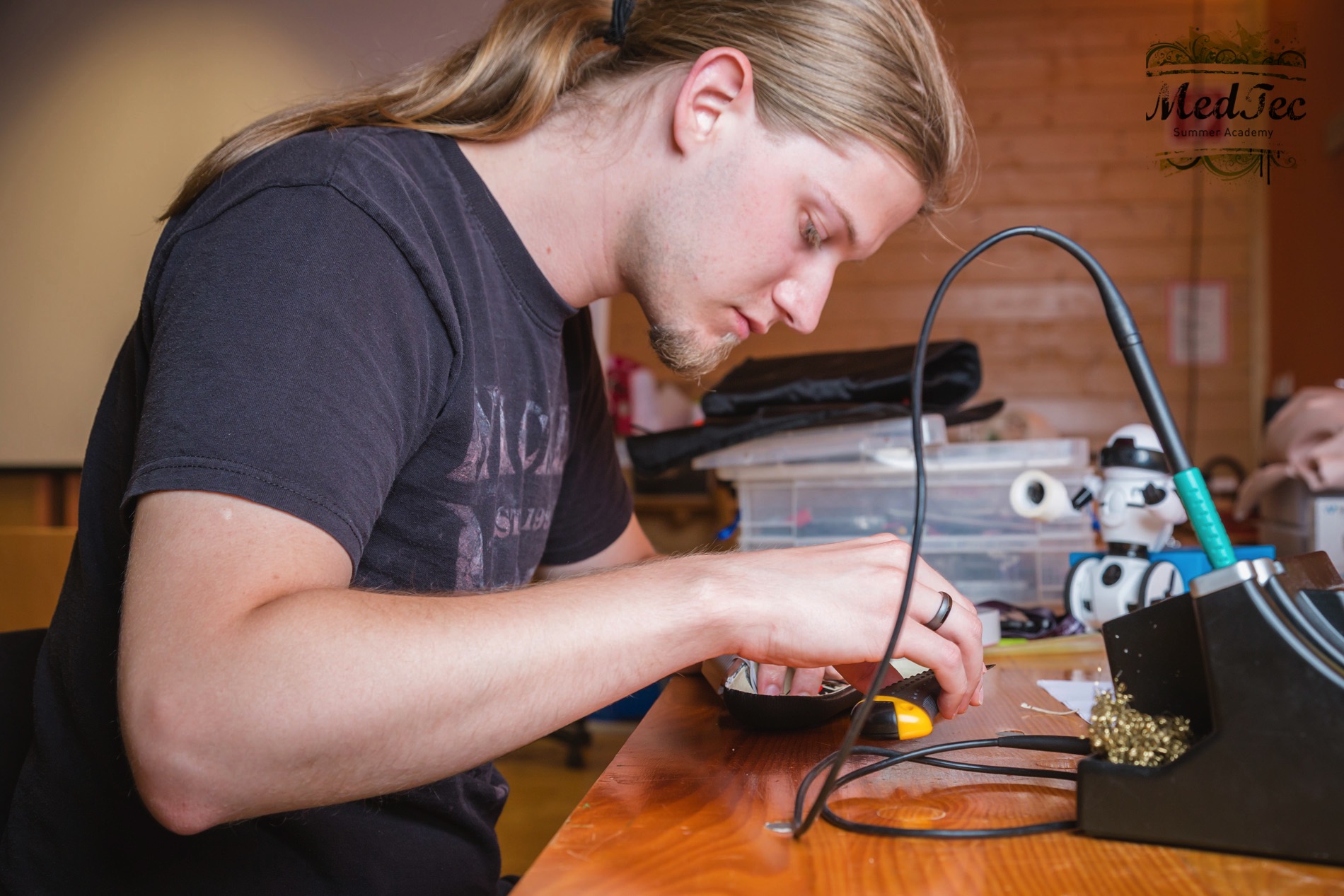 MedTecAcademy2016 - The REHABitation related Academy project for a new generation of wearable instrumented insoles